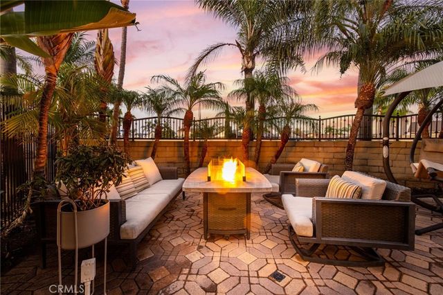 8482 Deepview Drive, Huntington Beach, CA 92646