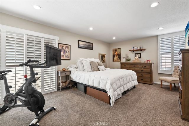 8482 Deepview Drive, Huntington Beach, CA 92646