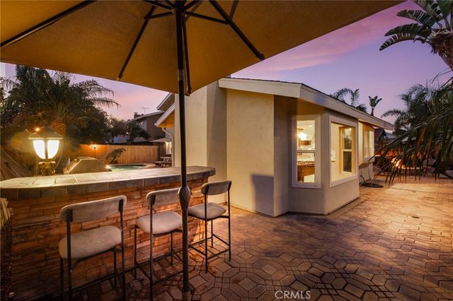 8482 Deepview Drive, Huntington Beach, CA 92646