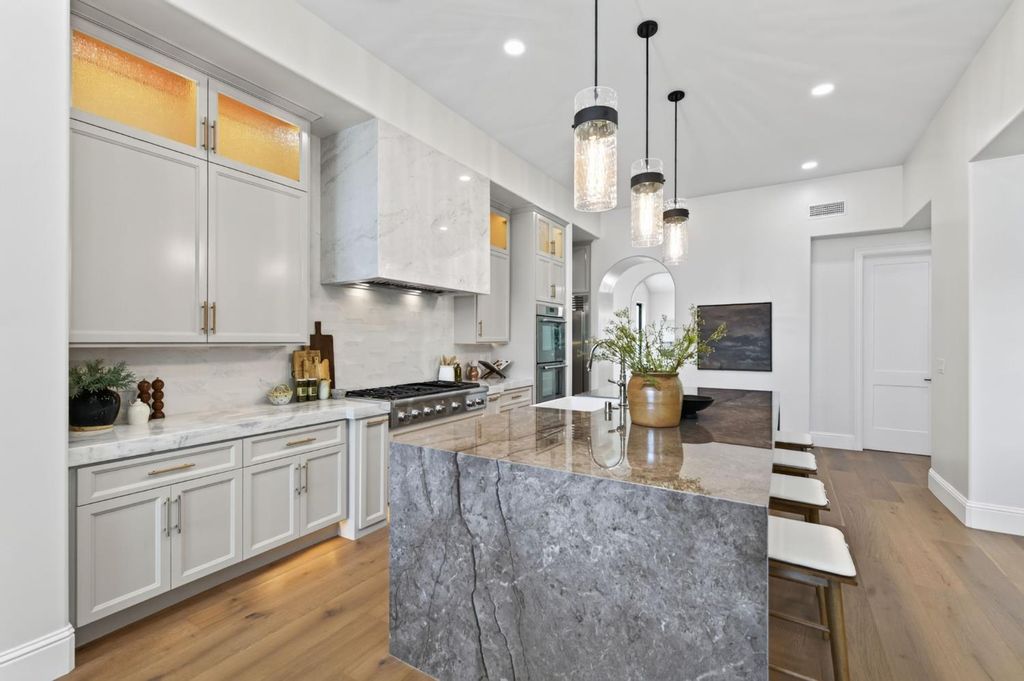 Image 20 of property listing at 2387 N Purdue Avenue, Clovis, CA 93619