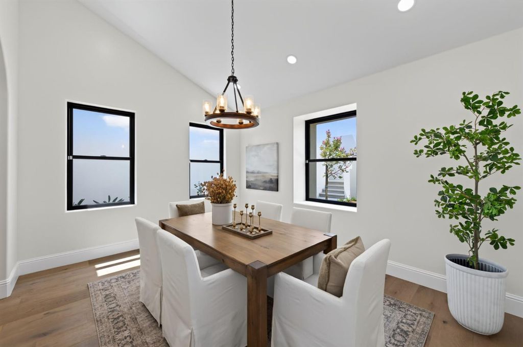 Image 28 of property listing at 2387 N Purdue Avenue, Clovis, CA 93619