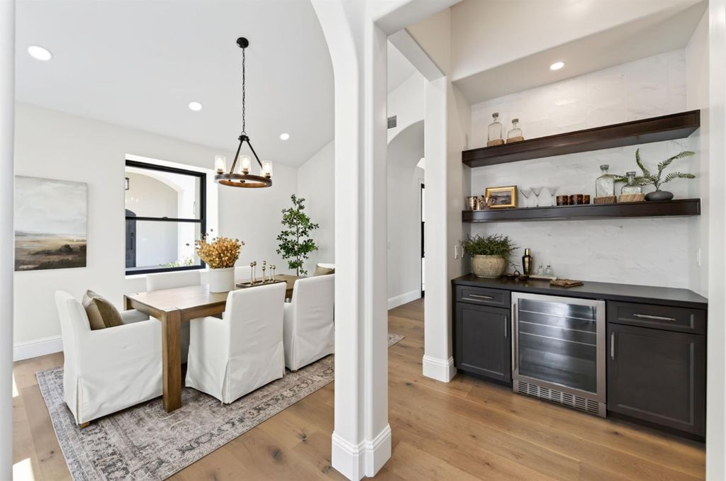 Image 30 of property listing at 2387 N Purdue Avenue, Clovis, CA 93619