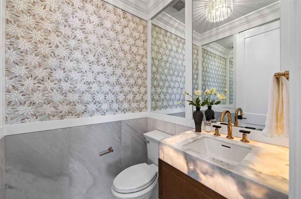 Image 32 of property listing at 2387 N Purdue Avenue, Clovis, CA 93619
