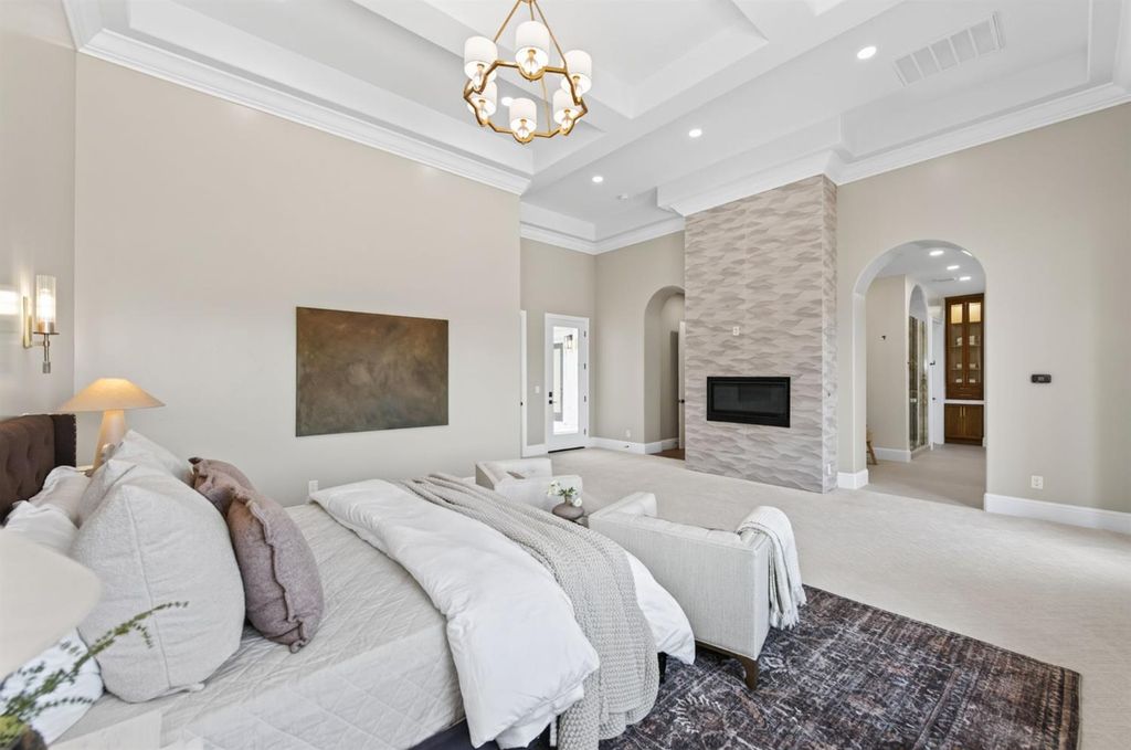 Image 35 of property listing at 2387 N Purdue Avenue, Clovis, CA 93619