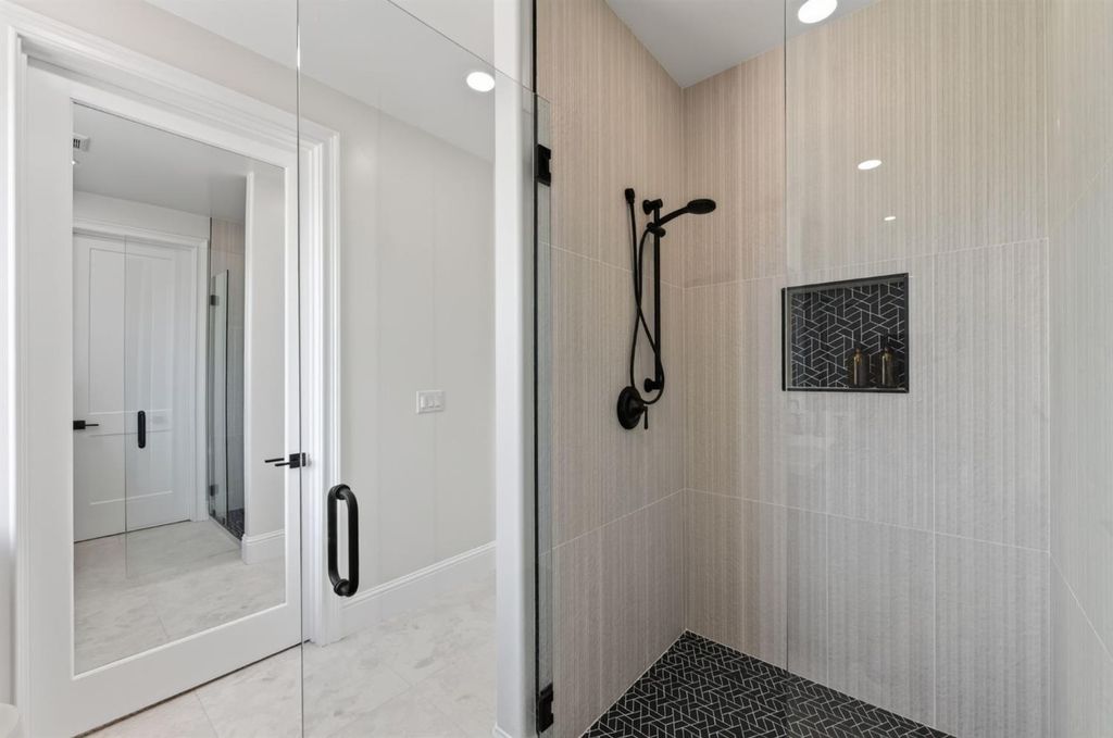 Image 50 of property listing at 2387 N Purdue Avenue, Clovis, CA 93619