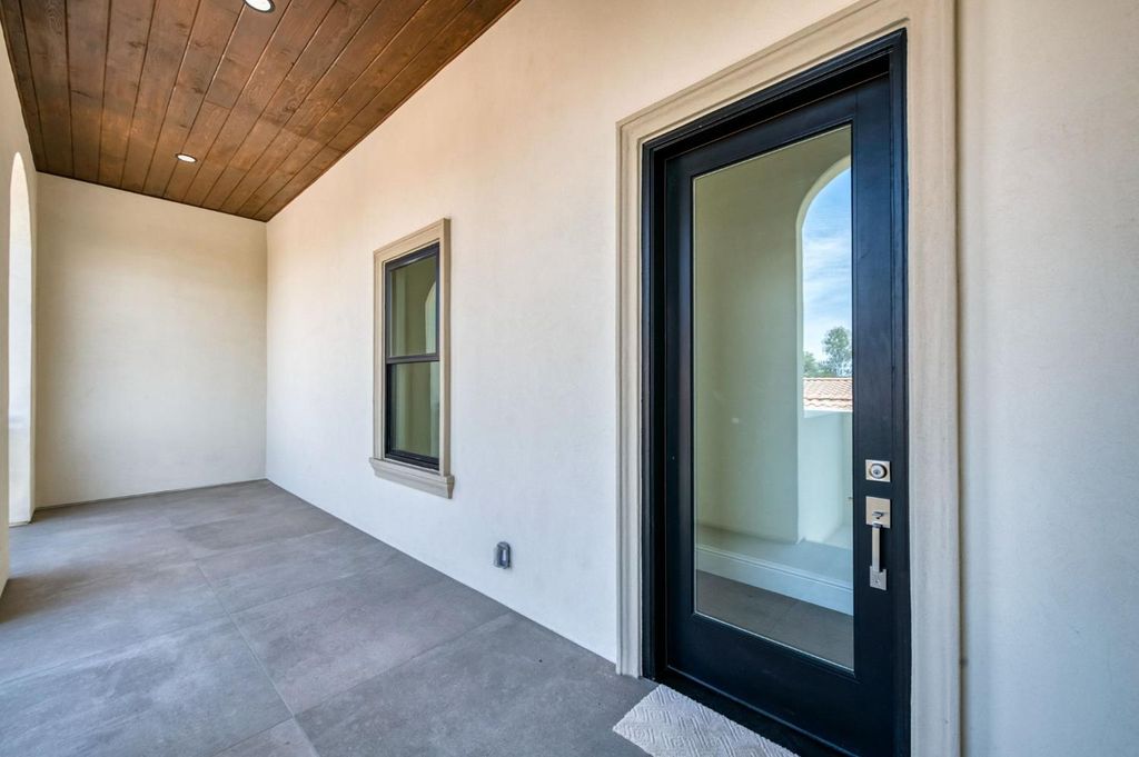 Image 52 of property listing at 2387 N Purdue Avenue, Clovis, CA 93619