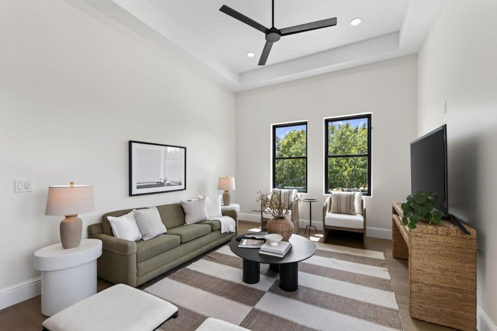 Image 55 of property listing at 2387 N Purdue Avenue, Clovis, CA 93619