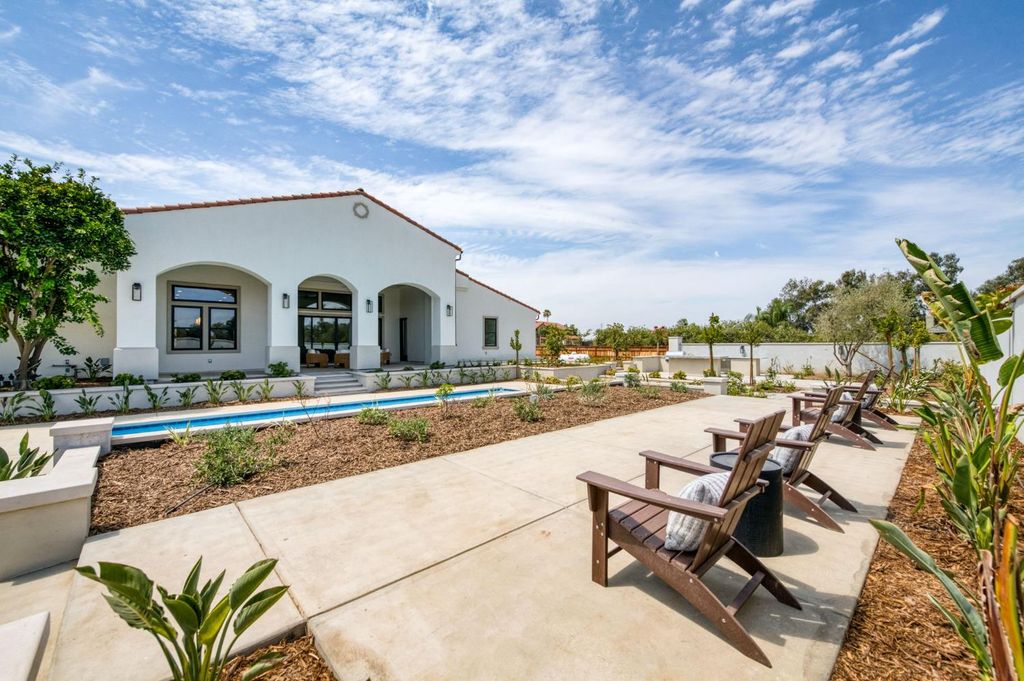 Image 64 of property listing at 2387 N Purdue Avenue, Clovis, CA 93619