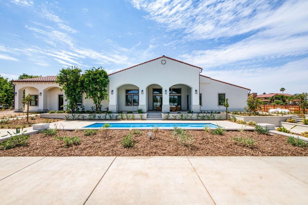 Image 66 of property listing at 2387 N Purdue Avenue, Clovis, CA 93619