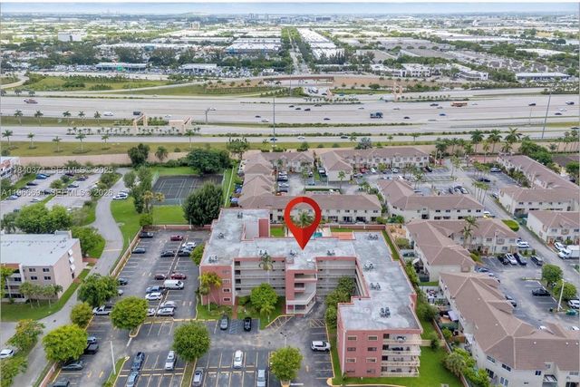 8425 NW 8th St 304, Miami, FL 33126