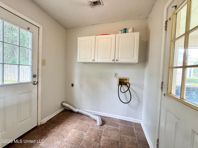 6549 Valerie Drive, Olive Branch, MS 38654
