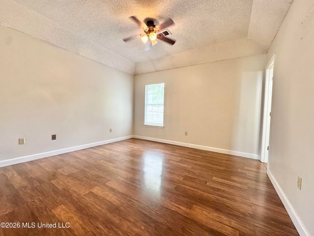 6549 Valerie Drive, Olive Branch, MS 38654