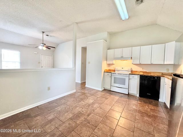 6549 Valerie Drive, Olive Branch, MS 38654