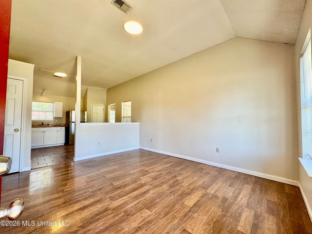 6549 Valerie Drive, Olive Branch, MS 38654 — photo 4