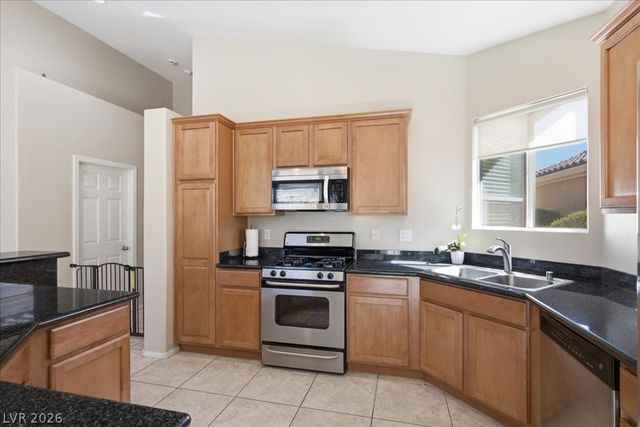 7395 Bedford Pine Court, Las Vegas, NV 89113