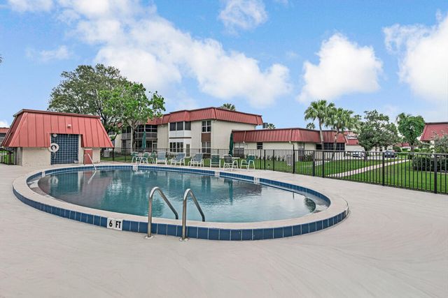 12022 W Greenway Drive 204, Royal Palm Beach, FL 33411