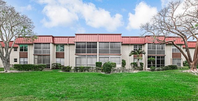 12022 W Greenway Drive 204, Royal Palm Beach, FL 33411