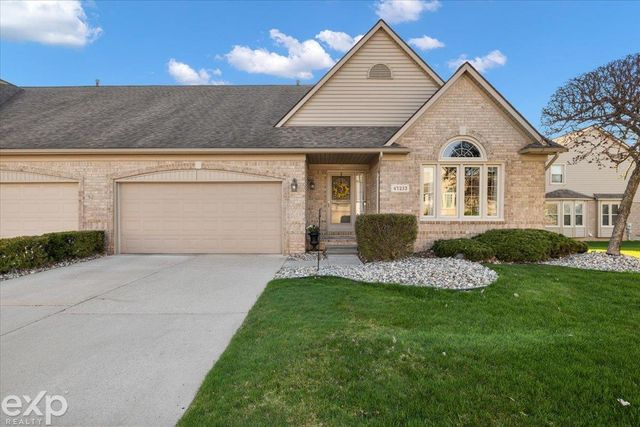 47213 Mission Valley W, Macomb Twp, MI 48042
