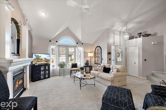 47213 Mission Valley W, Macomb Twp, MI 48042