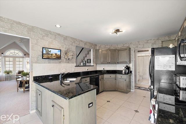 47213 Mission Valley W, Macomb Twp, MI 48042