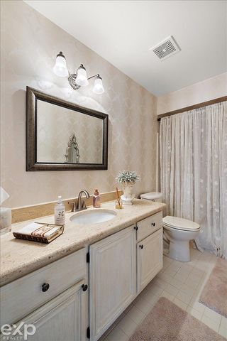 47213 Mission Valley W, Macomb Twp, MI 48042