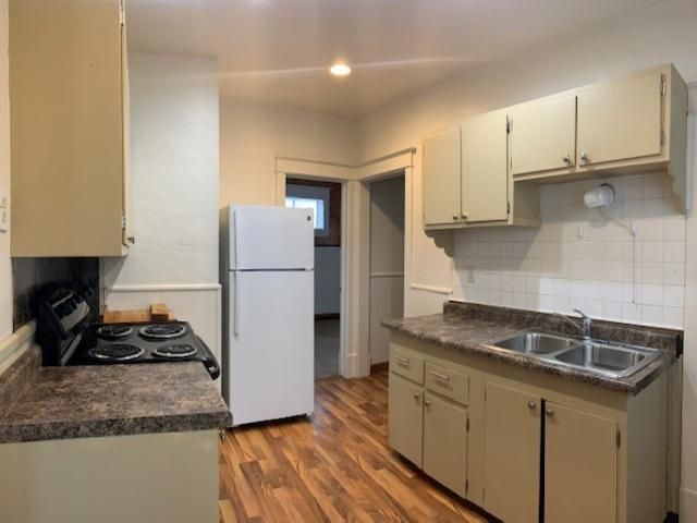 619 N 18th Avenue E, Duluth, MN 55812