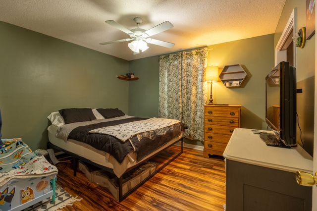 408 Newman Dr, Clarksville, TN 37042