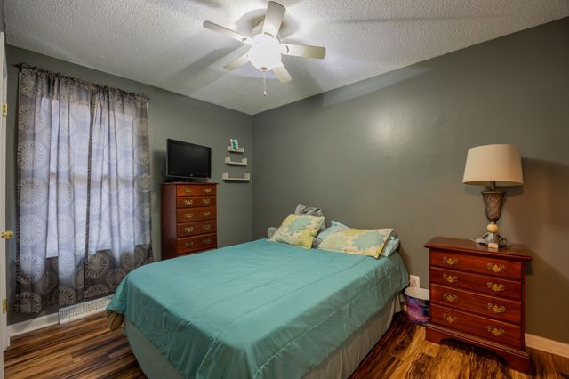 408 Newman Dr, Clarksville, TN 37042