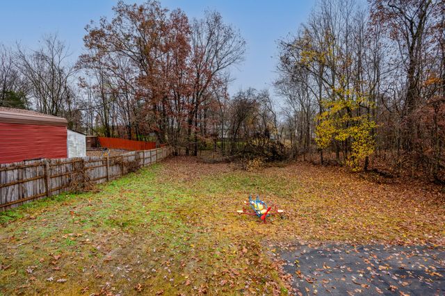 408 Newman Dr, Clarksville, TN 37042