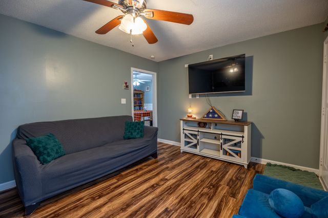 408 Newman Dr, Clarksville, TN 37042