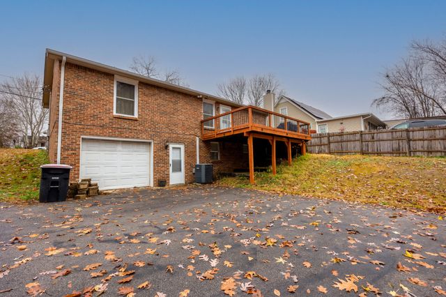 408 Newman Dr, Clarksville, TN 37042