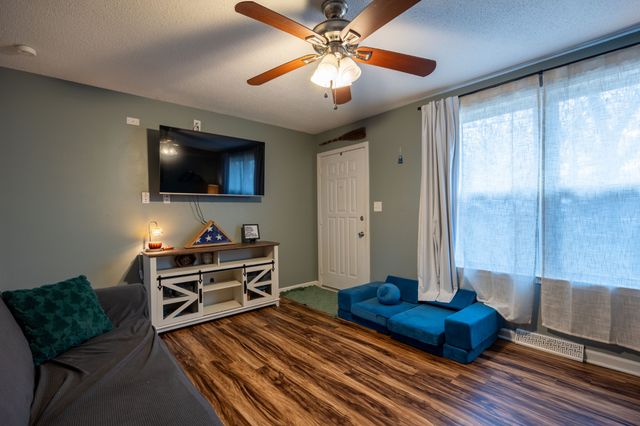 408 Newman Dr, Clarksville, TN 37042