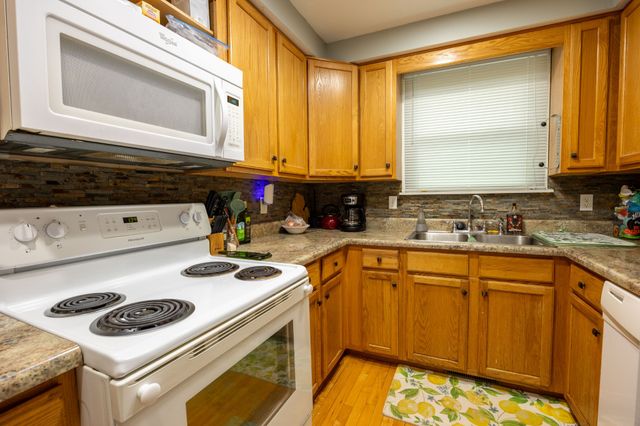 408 Newman Dr, Clarksville, TN 37042