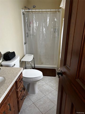 24609 Delwood Street, Harrison Charter Township, MI 48045