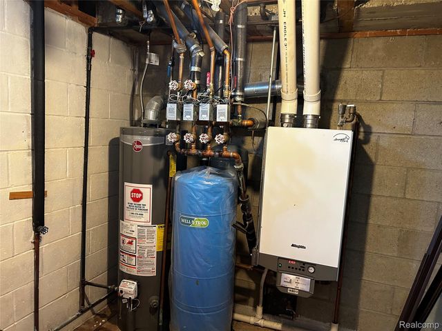 24609 Delwood Street, Harrison Charter Township, MI 48045