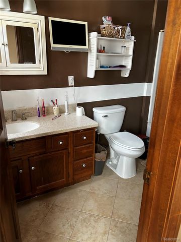 24609 Delwood Street, Harrison Charter Township, MI 48045