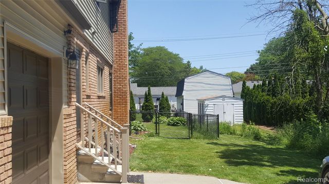 24609 Delwood Street, Harrison Charter Township, MI 48045