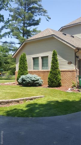 24609 Delwood Street, Harrison Charter Township, MI 48045