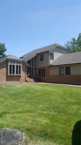 24609 Delwood Street, Harrison Charter Township, MI 48045