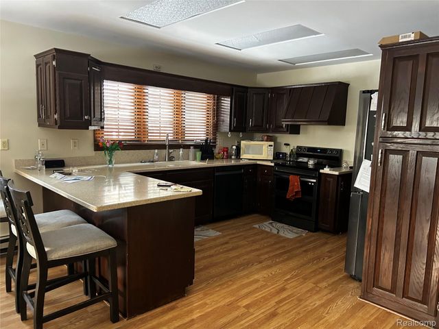 24609 Delwood Street, Harrison Charter Township, MI 48045