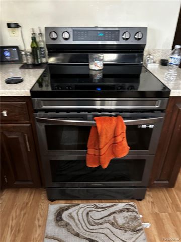 24609 Delwood Street, Harrison Charter Township, MI 48045