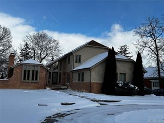 24609 Delwood Street, Harrison Charter Township, MI 48045