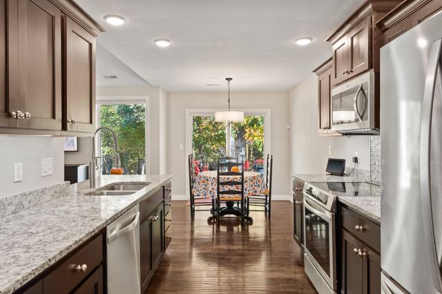 6077 E LOCUST GROVE DR, Columbia, MO 65202