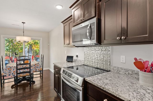 6077 E LOCUST GROVE DR, Columbia, MO 65202