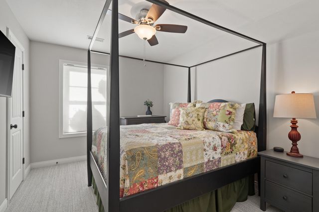 6077 E LOCUST GROVE DR, Columbia, MO 65202