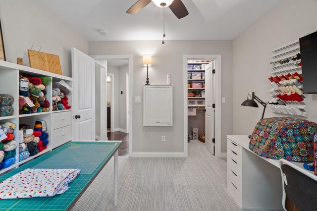 6077 E LOCUST GROVE DR, Columbia, MO 65202