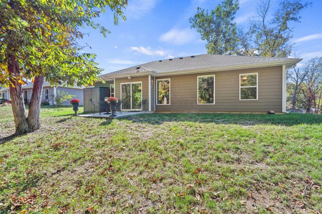 6077 E LOCUST GROVE DR, Columbia, MO 65202