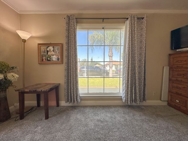 470 N Bates Avenue, Dinuba, CA 93618