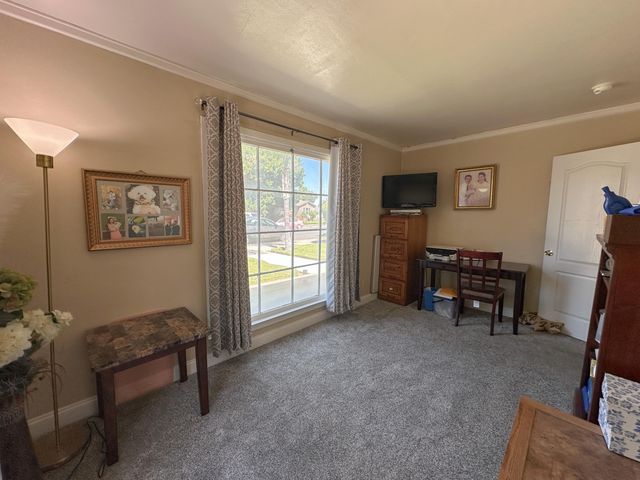 470 N Bates Avenue, Dinuba, CA 93618