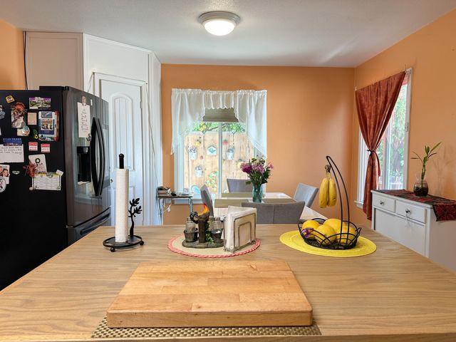 470 N Bates Avenue, Dinuba, CA 93618